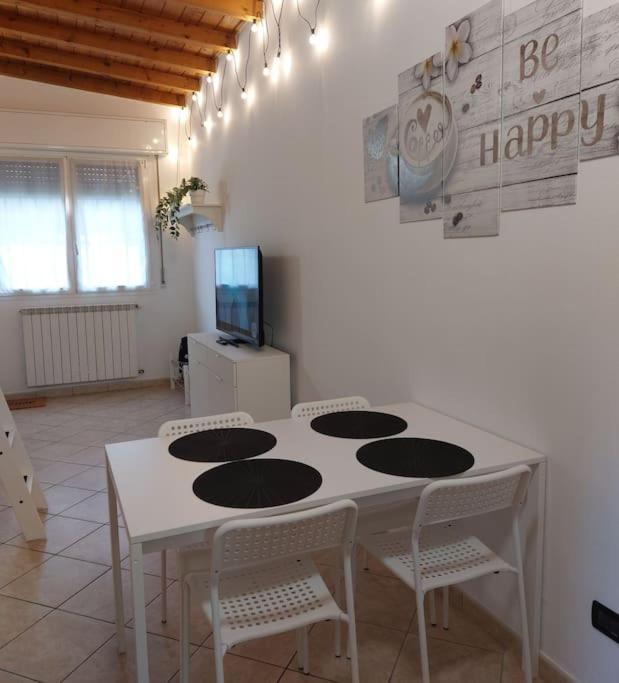 Smile Home! Graziosa Casa Con Parcheggio E Giardino Bovísio-Masciago Milanese Exterior foto